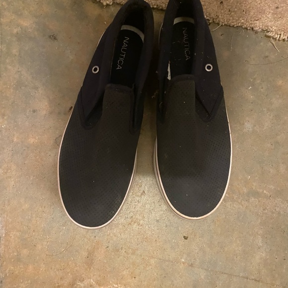 Nautica, boys size 5m slip on sneaker shoe - Picture 2 of 7